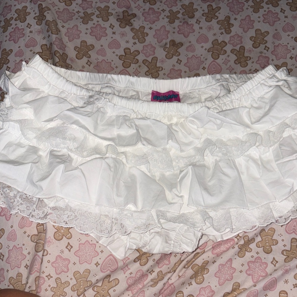 Edikted White Ruffled Bloomer Skort